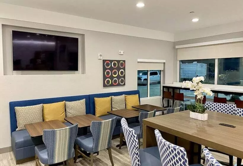 هتل Days Inn By Wyndham Beaumont West I10 Walden