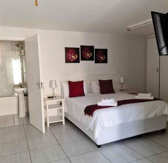 פנסיון Ocean View Guest House