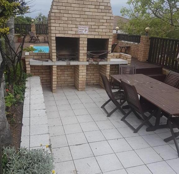 פנסיון Ocean View Guest House