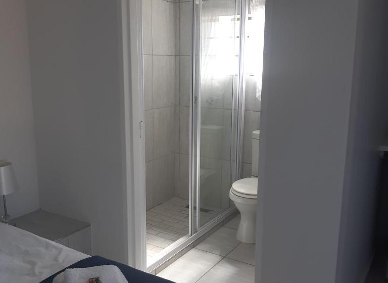 פנסיון Ocean View Guest House