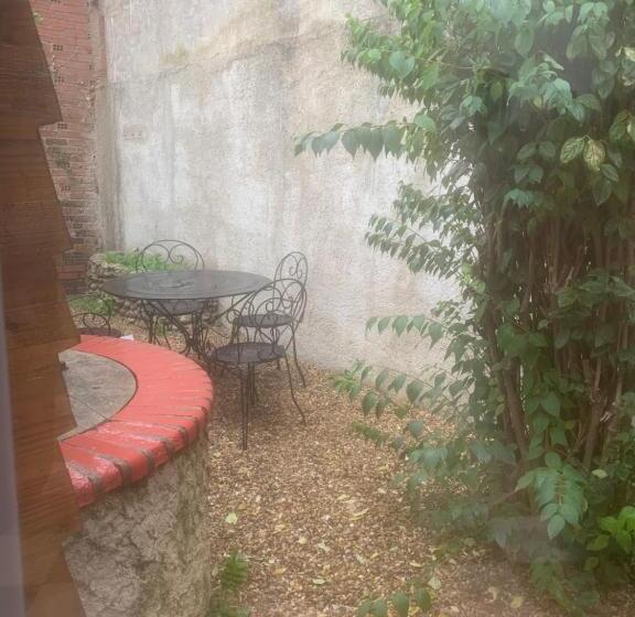 پانسیون Guesthouse La Villae