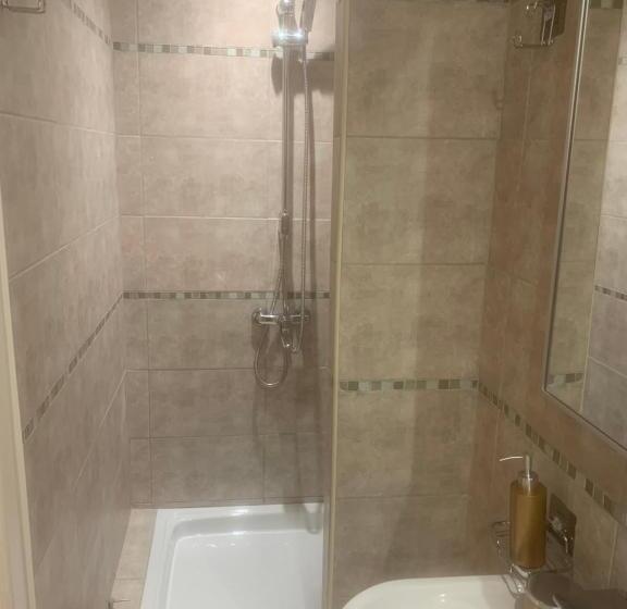 پانسیون Guesthouse La Villae