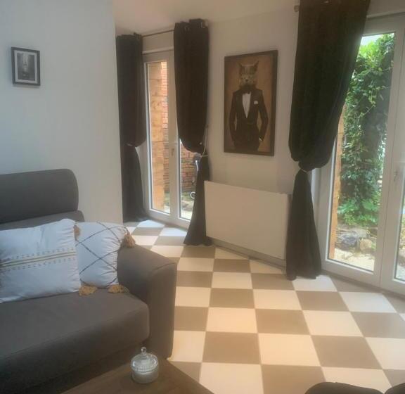 پانسیون Guesthouse La Villae