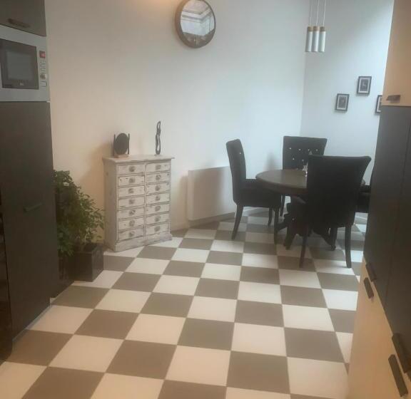 پانسیون Guesthouse La Villae