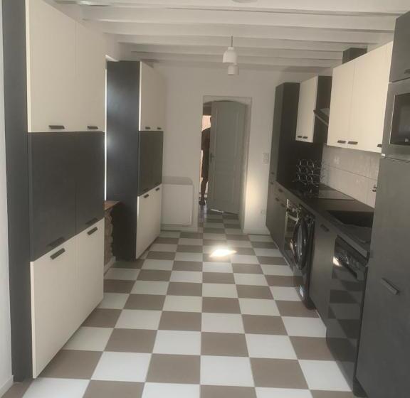 پانسیون Guesthouse La Villae