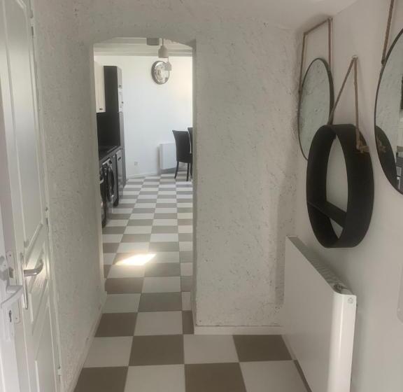 پانسیون Guesthouse La Villae