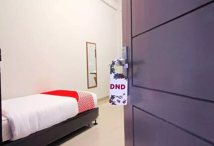 ホテル Oyo 1653 Fajar Residence