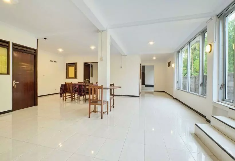 هتل Oyo 2519 Mayang Garini