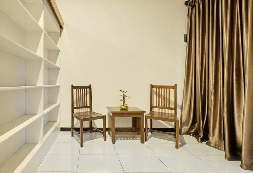 هتل Oyo 2519 Mayang Garini