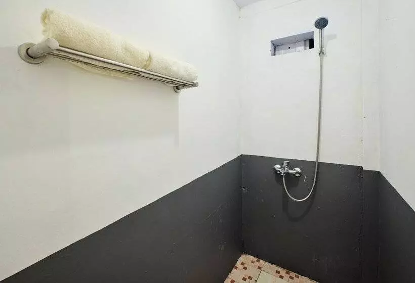 هتل Oyo 2519 Mayang Garini