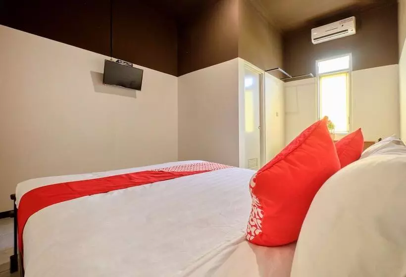 هتل Oyo 2519 Mayang Garini