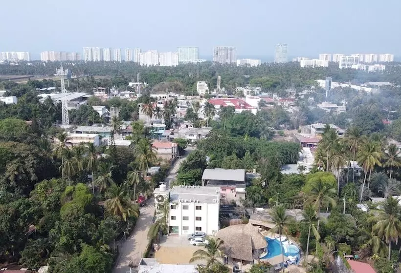 ホテル Ashly Loma Larga