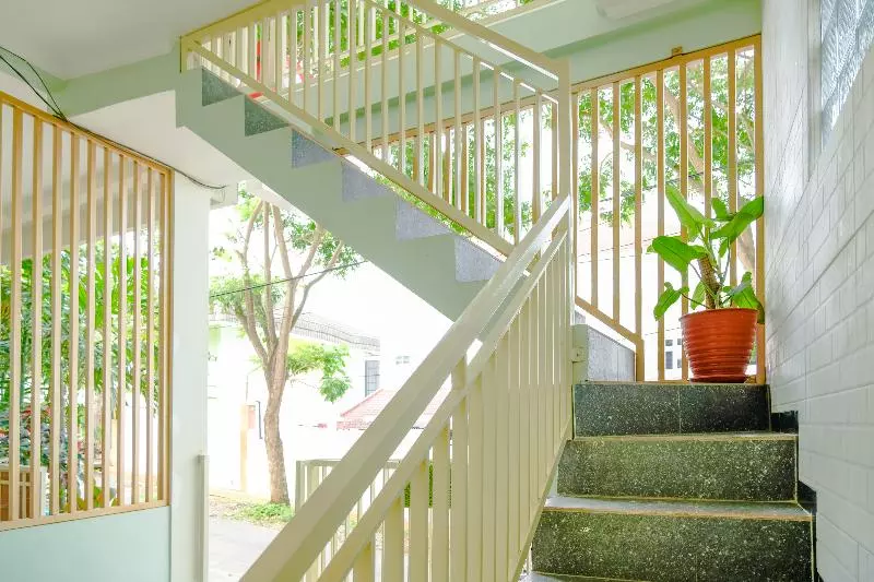 هتل Oyo 2376 Tiara Family Residence