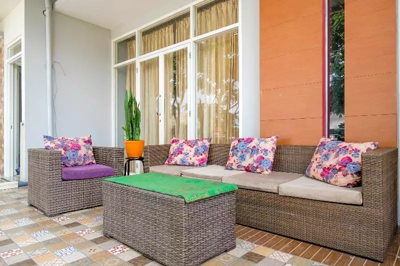 هتل Oyo 2376 Tiara Family Residence