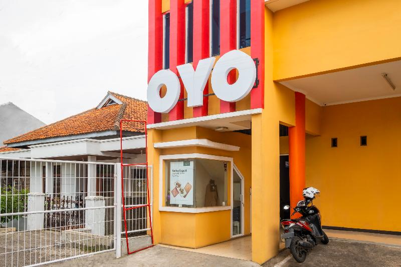 هتل Karins Guesthouse Syariah Redpartner