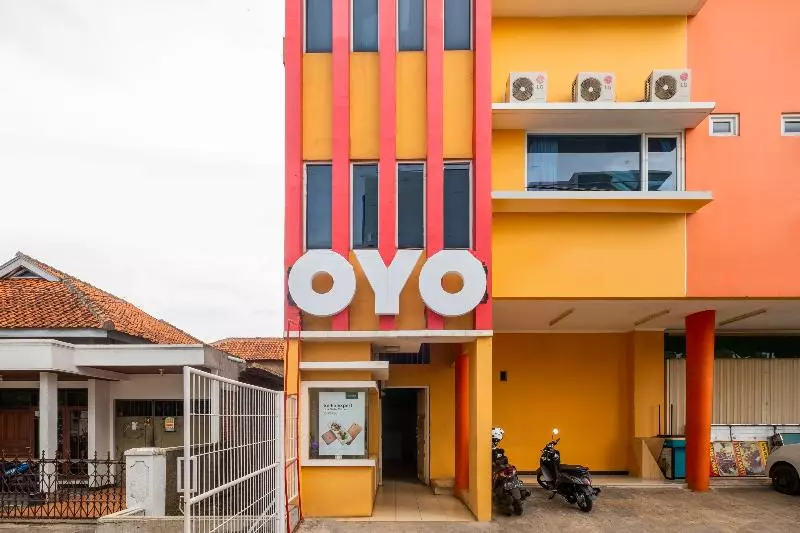 هتل Karins Guesthouse Syariah Redpartner