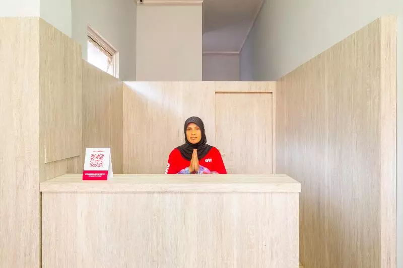 هتل Karins Guesthouse Syariah Redpartner