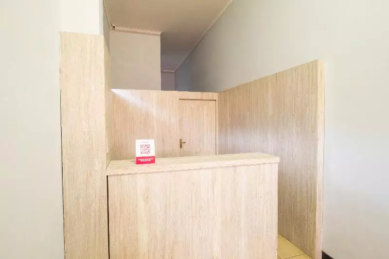 هتل Karins Guesthouse Syariah Redpartner