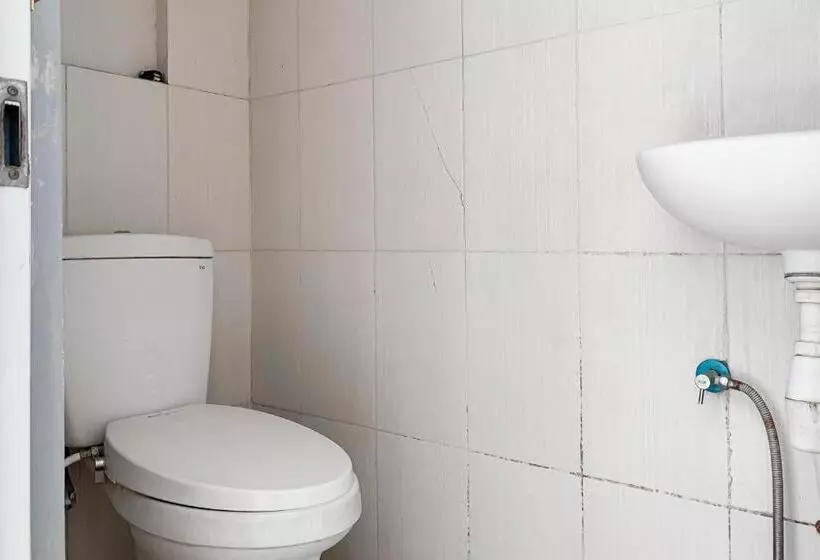 هتل Karins Guesthouse Syariah Redpartner