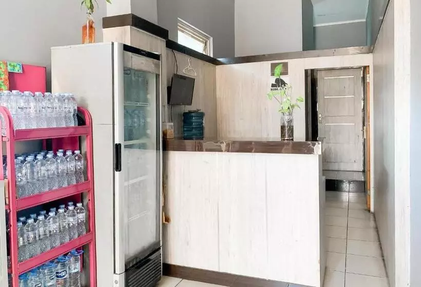 هتل Karins Guesthouse Syariah Redpartner