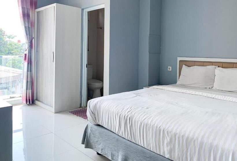 هتل Karins Guesthouse Syariah Redpartner