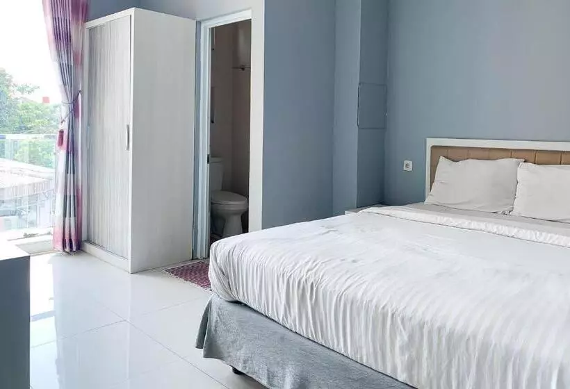 هتل Karins Guesthouse Syariah Redpartner