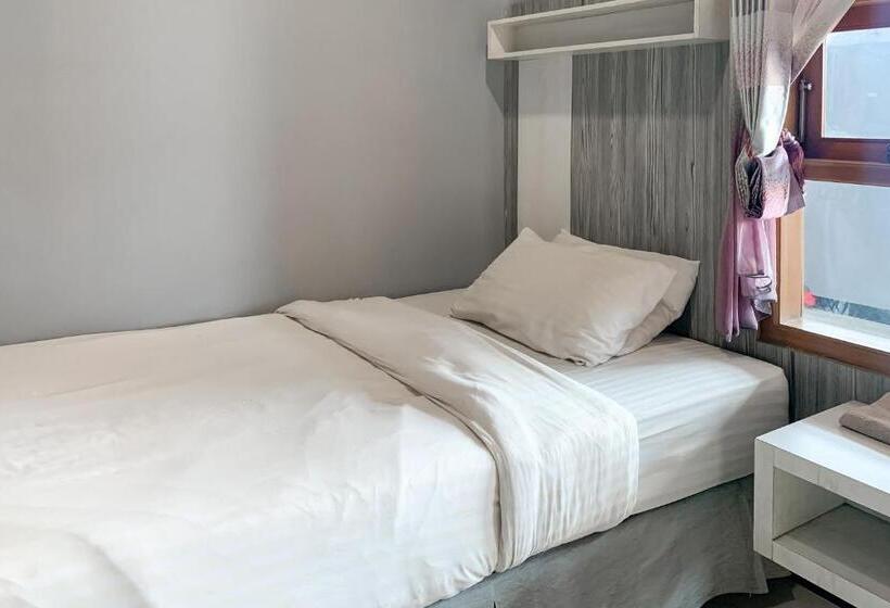 هتل Karins Guesthouse Syariah Redpartner