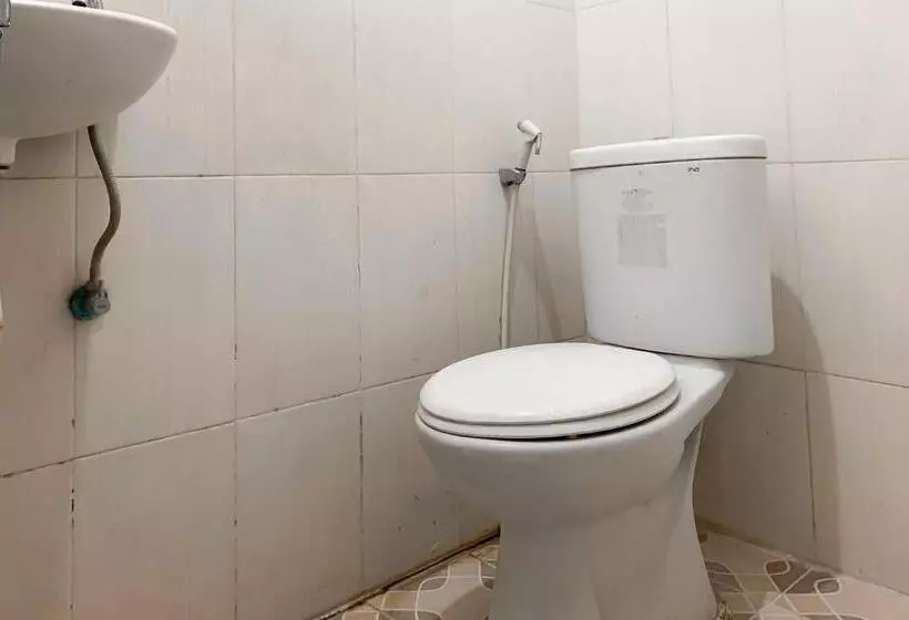 هتل Karins Guesthouse Syariah Redpartner