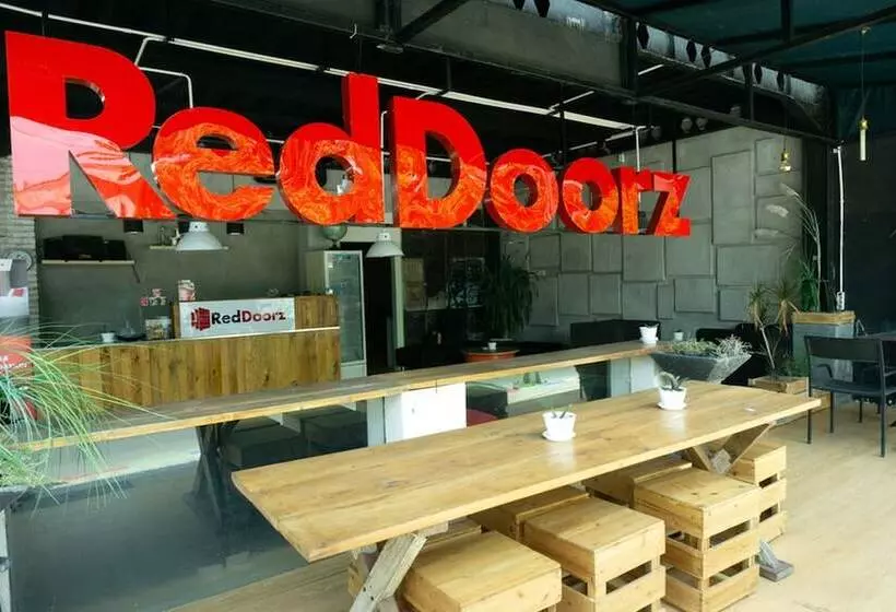 Majatalo Reddoorz Near Alun Alun Madiun