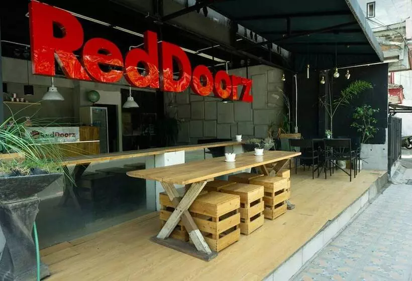 Majatalo Reddoorz Near Alun Alun Madiun