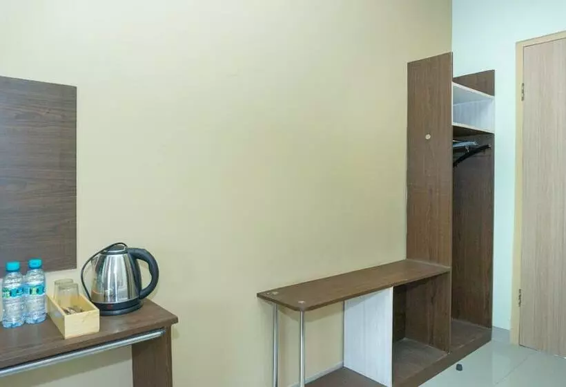 Majatalo Reddoorz Near Alun Alun Madiun