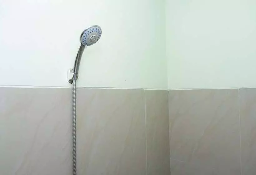 Majatalo Reddoorz Near Alun Alun Madiun