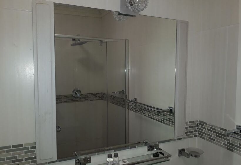 ベッドアンドブレックファースト Cyrildene Lodge