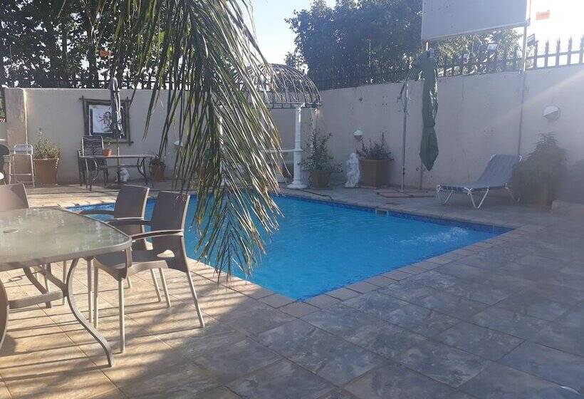 ベッドアンドブレックファースト Cyrildene Lodge