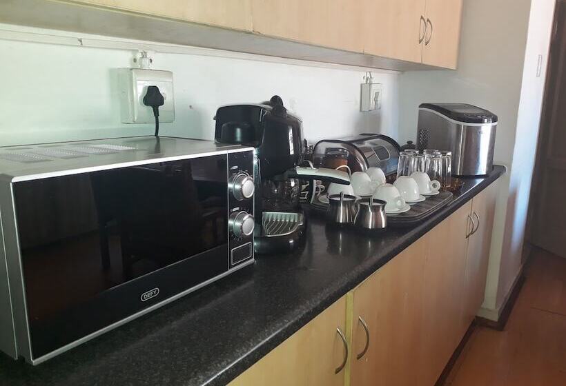 ベッドアンドブレックファースト Cyrildene Lodge