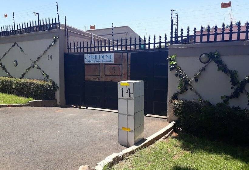 ベッドアンドブレックファースト Cyrildene Lodge