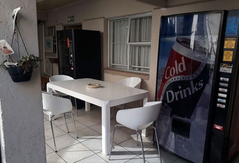 ベッドアンドブレックファースト Cyrildene Lodge