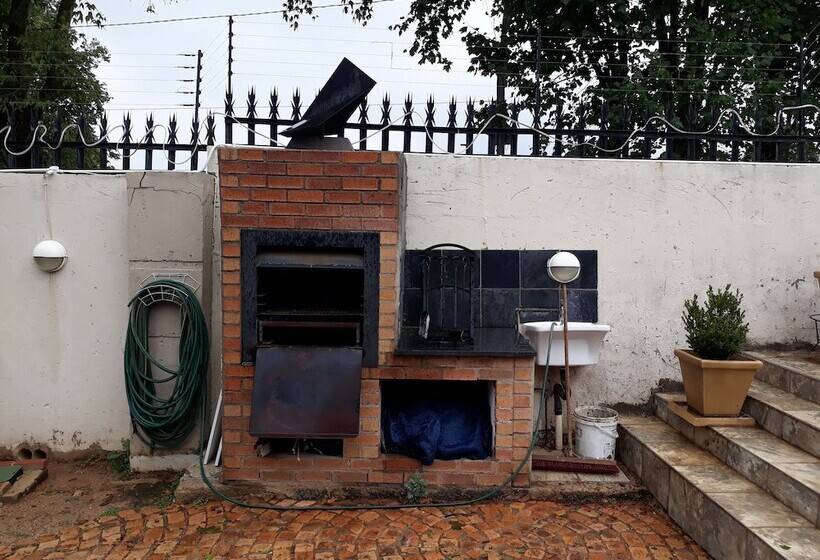 ベッドアンドブレックファースト Cyrildene Lodge