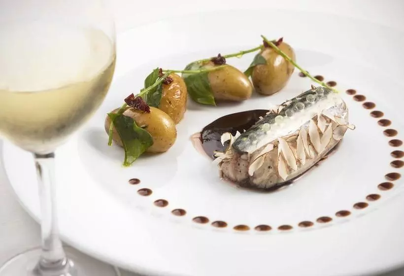 Logis Hotel Restaurant Le Grand Puech