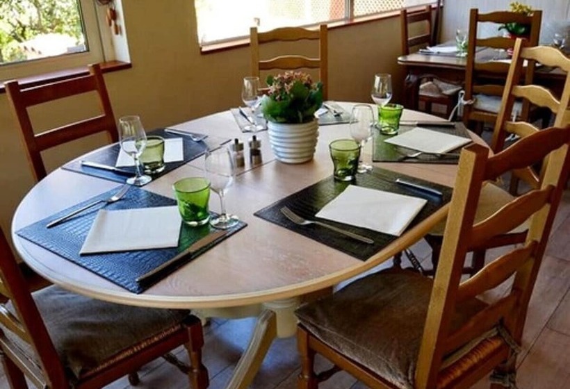 Logis Hotel Restaurant Le Grand Puech