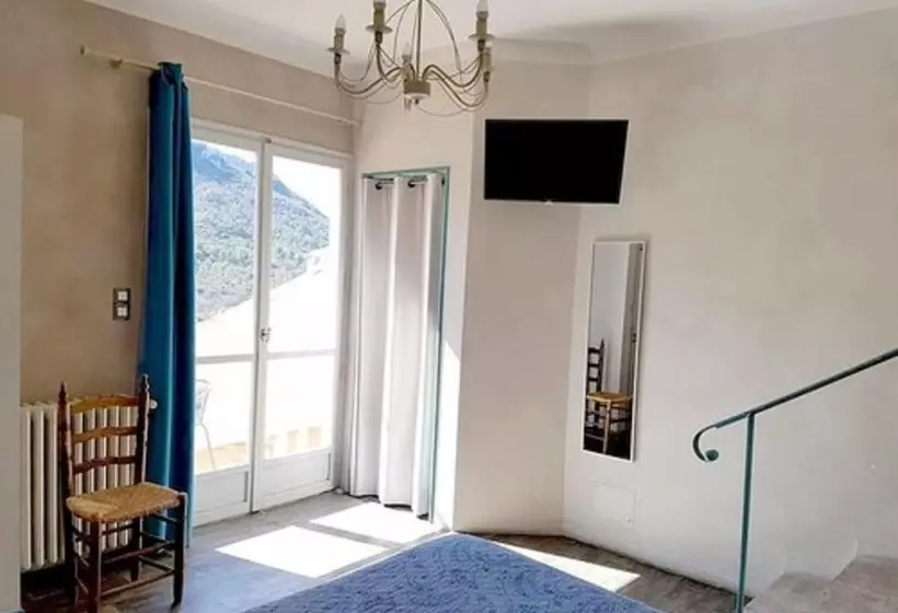 Logis Hotel Restaurant Le Grand Puech