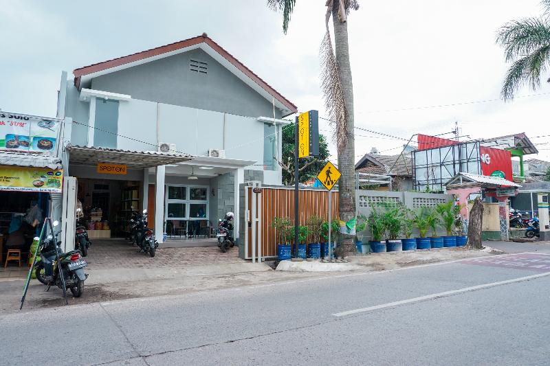 Hotell Oyo 2279 Rumah Teteh