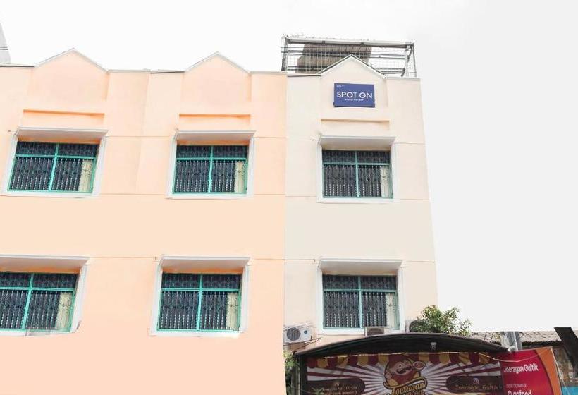 ホテル Spot On 2373 Executive Inn 2