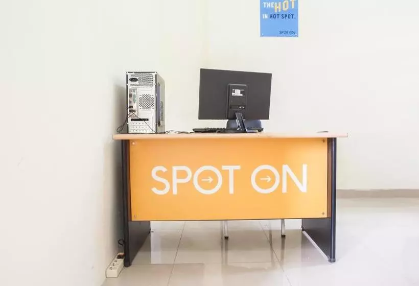 ホテル Spot On 2373 Executive Inn 2