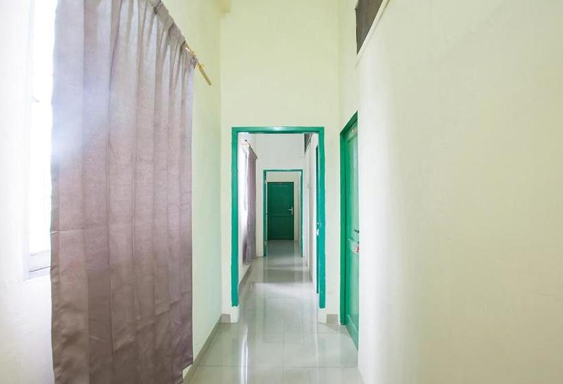 ホテル Spot On 2373 Executive Inn 2