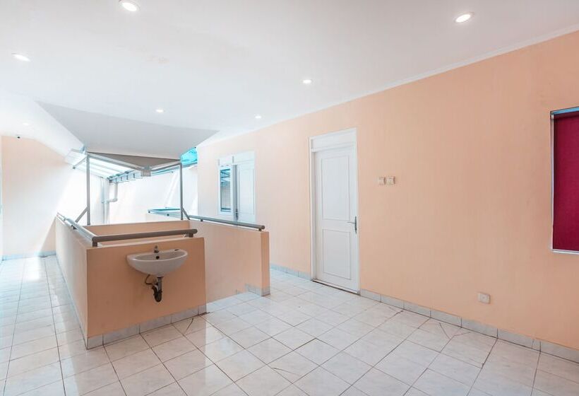 فندق Reddoorz @ Pavilion Residence Cikarang