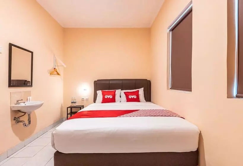 ホテル Reddoorz @ Pavilion Residence Cikarang