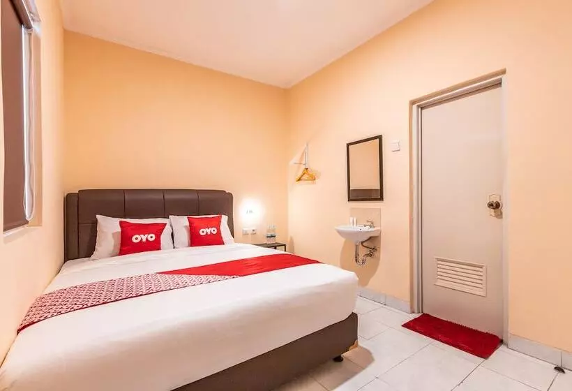 ホテル Reddoorz @ Pavilion Residence Cikarang