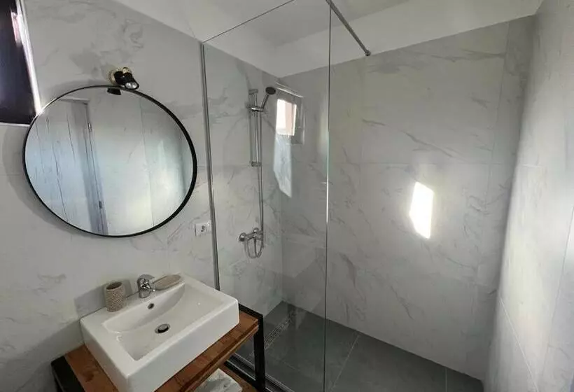 پانسیون Vily Luxury Rooms