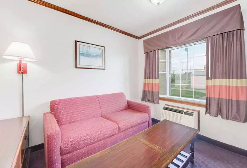 فندق Days Inn By Wyndham Monett